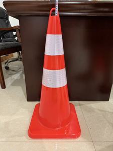Kerucut Lalu Lintas Fleksibel PVC Reflektif dengan Dasar Karet 70cm 75cm 90cm 18 36 Inci untuk Keselamatan Jalan - Product Image 6