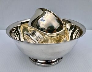 ชามเสิร์ฟสเตนเลสสตีลขัดเงาทำมือระดับพรีเมียม เป็นมิตรกับสิ่งแวดล้อม สำหรับงานเลี้ยงอาหารค่ำพิเศษ ลายตอกแบบดั้งเดิม - Product Image 6