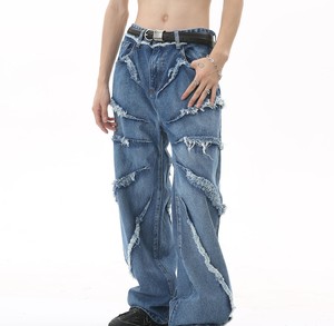 Jeans décontractés et urbains, effet usé, conçus pour un confort et une mode au quotidien - Product Image 1
