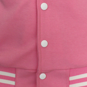 Chaqueta Varsity Oversize de Estilo Urbano con Parches y Diseño Atrevido, Creada para la Moda Juvenil y los Creadores de Tendencias Urbanas en Todo el Mundo - Product Image 5