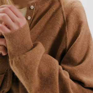 Hot Sale Women's Brown Cashmere Crop Pullover Button Up Collar Full Sleeve Knitted Sweater Autumn Women Hand Knit Henley Sweater - Product Image 3