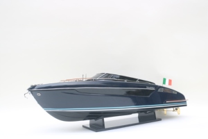 Modèle de bateau à moteur Dolceriva, modèle artisanal en bois, design moderne, décoration autoportante, objet de collection - Product Image 2
