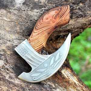 Hacha para Pizza Hecha a Mano de Alta Calidad, Forjada en Acero con Alto Contenido de Carbono, Estilo Vikingo, con Funda de Cuero y Madera Tallada para Cortar - Product Image 3