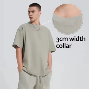 T-shirt personnalisé avec logo, coupe ajustée, 240 GSM, col contrastant, coton épais, séchage rapide, épaules tombantes, longueur standard, pour homme - Product Image 4