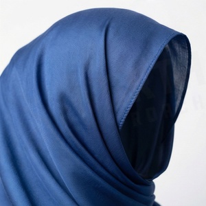 Hiyab de poliéster de color sólido para mujer, tela satinada, agradable al tacto, para uso diario, pañuelo étnico de Oriente Medio. - Product Image 4