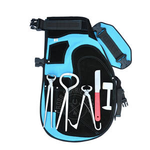 Juego de herramientas de herrador con delantal de seguridad azul, que incluye probador de pezuñas, alicates para pezuñas de uso con una sola mano, alicates para pezuñas de potro, cuchillo para pezuñas y pulidor de acabado - Product Image 1