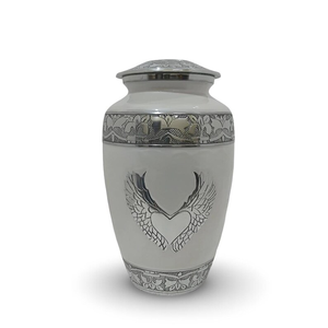 Urna de Metal Plateado con Diseño Grabado de Corazón y Alas, Acabado Pulido, Tapa Roscada, para Uso Conmemorativo - Product Image 1