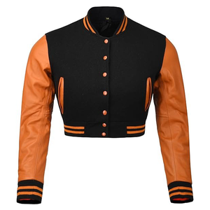 เสื้อแจ็คเก็ตวาร์ซิตี้แบบครอปสำหรับผู้หญิง ปักโลโก้ คุณภาพสูง ทำจากผ้าขนสัตว์และหนัง  แบบเบสบอล - Product Image 3