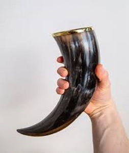 Soporte de cuerno para beber de búfalo hecho a mano de la mejor calidad, diseño elegante de animales, artesanías naturales pulidas DE LA India - Product Image 6