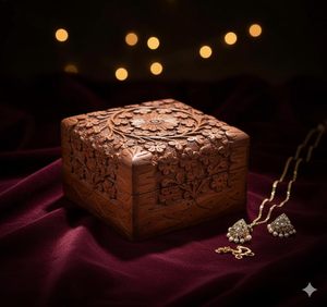 Boîte à bijoux artisanale en bois unique pour femmes, organisateur carré avec décor éléphant pour bagues et boucles d'oreilles - Product Image 4