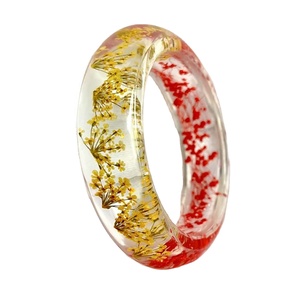 Bracelets en résine haut de gamme faits à la main, tendance, élégants, finition brillante, légers, imperméables, bijoux de mode pour femmes - Product Image 4