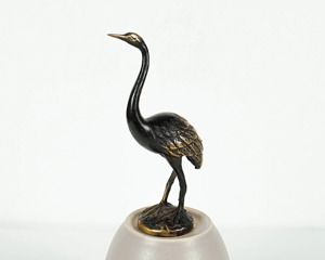 Figurine décorative en métal noir en forme de cygne, objet de table, parfait accent d'intérieur moderne, pour table d'appoint, salon et chambre à coucher. - Product Image 4