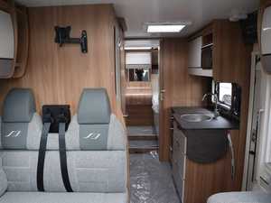 Autocaravana de Lujo Usada Barata BAIL EY AUTOGRAPH Euro 5 para 4-6 Personas con Aire Acondicionado y Microondas, Volante a la Derecha, Acero y Aluminio - Product Image 5