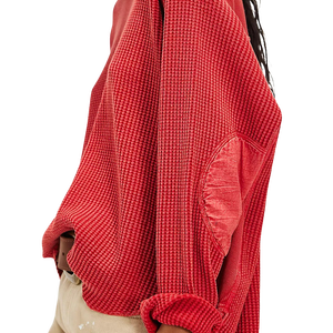 Camiseta de manga larga de punto gofrado rojo oversize para mujer, cuello redondo, ajuste holgado, top de algodón para todas las estaciones, estilo urbano, camiseta térmica para mujer - Product Image 3