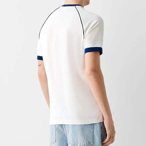 Camiseta de manga raglán de algodón blanco para hombre con ribete en contraste azul y estampado de logotipo frontal, corte regular, estilo casual. - Product Image 6