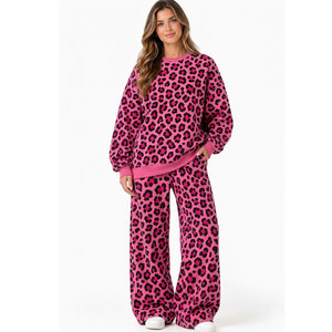Fabricante de Ropa al por Mayor, Conjunto de Sudadera con Estampado de Camuflaje y Pantalones Anchos para Mujer, Cuello Redondo, Dos Piezas - Product Image 4