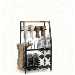 Conçu pour une efficacité optimale, ce porte-chaussures en bois et métal vous permet de garder vos chaussures visibles et faciles d'accès. - Product Image 2