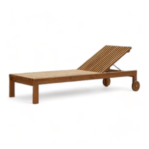 La tumbona Cane-line Amaze está hecha de teca natural y presenta un diseño minimalista, respaldo ajustable y ruedas. - Product Image 2