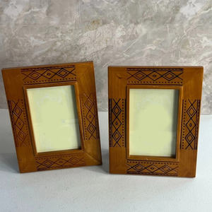 Marco de Fotos de Madera Sólida Hecho a Mano de Primera Calidad, Elegante Exhibición de Sobremesa para Hogar, Oficina, Sala de Estar, Decoración Clásica Moderna Rústica Premium - Product Image 2