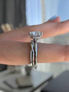 Anillo Apilable Delicado de Moissanita con Corte Redondo para Unisex, Plata Fina 925 Original, Regalo para Novio/a en Bodas y Cumpleaños - Product Image 4