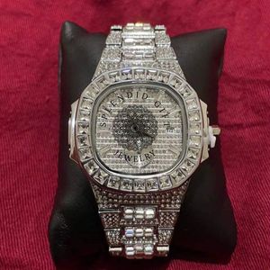 Splendide montre de luxe en diamant, boîtier en argent et saphir, mouvement à quartz analogique ETA 28 mm, étanche 10 m, idéale comme cadeau. - Product Image 6