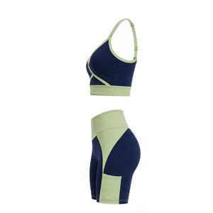 Ensemble de sport côtelé élégant et sans coutures pour femme – Tenue d'entraînement ajustée et extensible pour le fitness, la gym, la course et l'exercice - Product Image 6