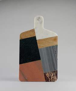 Planche à découper rectangulaire classique en marbre pour une décoration de cuisine traditionnelle, rehaussant la beauté fonctionnelle - Product Image 2