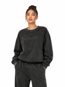 Conjunto de Sudadera con Cuello Redondo y Pantalones Anchos de Felpa para Mujer, con Lavado Ácido, Logotipo en Relieve 3D, Fabricante OEM, Alto GSM - Product Image 3
