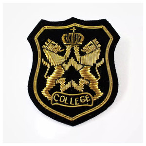 Écussons brodés à la main de luxe pour vestes, sacs, chapeaux, accessoires vestimentaires - Service OEM Écologique - Product Image 1