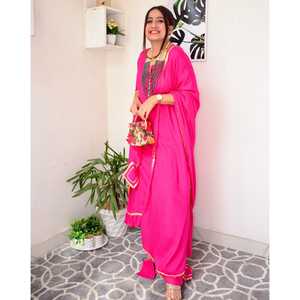 Ensemble de costume pour femme en crêpe rose vintage, taille XS, respirant et évasé - Product Image 3