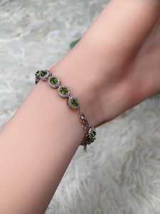 กำไลข้อมือโครเมียมไดโอไซด์ธรรมชาติ พลอยสีเขียวทรงเทนนิส เงินสเตอร์ลิง วินเทจ ประดับมรกตสีเขียว ดีไซน์หรูหรา ของขวัญสำหรับเธอ - Product Image 1