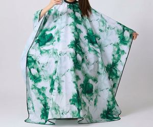 เสื้อคลุมตัดผมกันน้ำลายพรางสีเขียว - Product Image 1