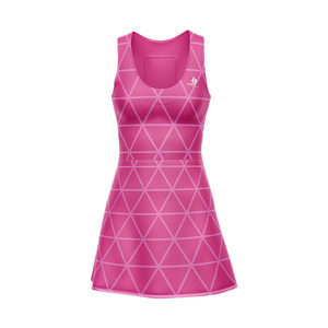 Conjunto de Tenis Personalizado para Mujer con Nombre del Equipo Impreso en Serigrafía OEM, Vestido Deportivo sin Mangas de Secado Rápido, Transpirable y que Absorbe la Humedad - Product Image 1