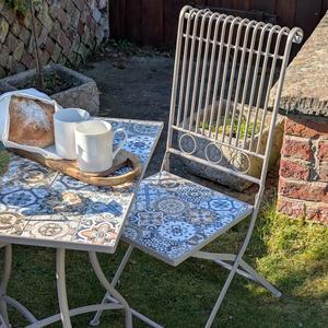 Ensemble bistrot mosaïque en métal antique avec <span class=keywords><strong>table</strong></span> <span class=keywords><strong>pliante</strong></span> et chaises à dossier haut, plateau décoratif en carreaux, mobilier de <span class=keywords><strong>jardin</strong></span>, patio, café, balcon, ensemble de salle à manger - Product Image 5
