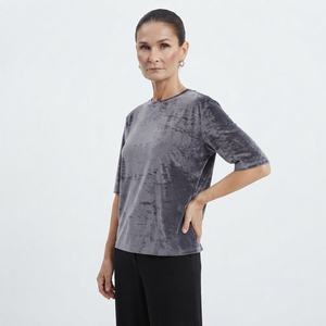เสื้อยืดกำมะหยี่โอเวอร์ไซส์สำหรับผู้หญิง แขนสั้น คอวี ทรงหลวม เสื้อยืดกำมะหยี่สำหรับผู้หญิง - Product Image 4