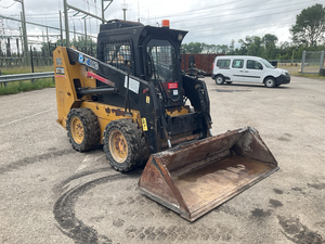 Cargadora Compacta XT750 2014 con Cabina Cerrada, Máquina de Construcción de Alto Rendimiento - Product Image 4