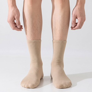 Chaussettes de sport mi-mollet pour hommes, respirantes, extensibles, haute qualité, avec logo personnalisé, compression, couche de base, amincissantes - Product Image 5