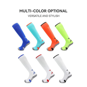 Chaussettes de football blanches mi-hautes avec bordure rouge, respirantes, tricotées, pour adultes, pour le sport d'été, pour hommes - Product Image 2