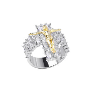 Anillo de lujo de plata 925 con diamante cultivado en laboratorio estilo baguette con acabado en tono plata y oro para compradores mayoristas. - Product Image 1