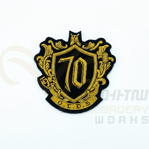 Insignias Bordadas de Alambre de Oro Hechas a Mano de Alta Calidad 2026 - Product Image 4