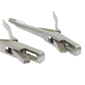 Pinza de identificación de cerdos en forma de V/U, perforadora de orejas de cerdo, pinza de acero inoxidable para marcado de lechones - Product Image 3