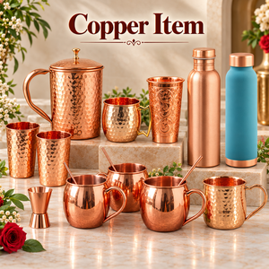 Collection de vaisselle en cuivre haut de gamme : tasses martelées, gobelets, pichets, bouteilles d'eau, magnifiques articles de cuisine et de bar par Falah International - Product Image 1