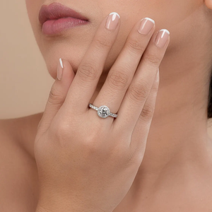 Elegante Anillo de Compromiso Redondo con Diamante Cultivado en Laboratorio, Certificado VVS2, en Oro Blanco, Amarillo y Rosa - Product Image 3