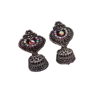 Últimos pendientes de diseño moderno para el desgaste del banquete de boda del proveedor indio y del exportador disponibles en el precio al por mayor - Product Image 1