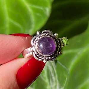 Bague en Améthyste Faite à la Main, Motif Floral, Argent Sterling 925, Design Fantaisiste, Bijoux en Pierres Précieuses, Cadeau pour Femme, Vente en Gros - Product Image 1