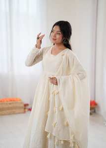 New Sea Green Lanzamiento Nuevo diseñador Party Wear Look Heavy Bordado Secuencia Trabajo con Faux Georgette con bordado de cuatro lados - Product Image 2