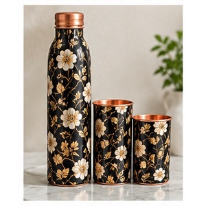 Juego de Botellas de Agua Decorativas de Cobre con Diseño Floral, Portátiles para Viaje - Product Image 2