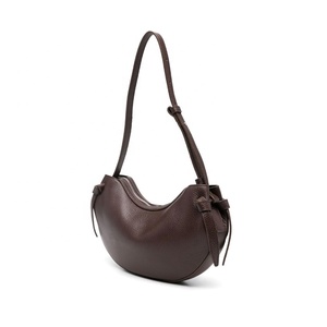 Bolso de mujer clásico de alta calidad con logotipo personalizado, bolso cruzado moderno, bolso de hombro de diseño retro. - Product Image 1
