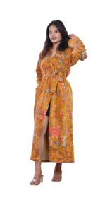 Bata floral de terciopelo para mujer, de longitud completa, manga larga, cuello en V, cierre con cordón, suave y cómoda para otoño - Product Image 1
