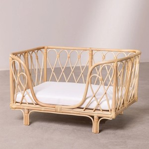 Cama de ratán hecha a mano para mascotas, sofá para perros, muebles de madera artesanales para perros, gatos, mascotas con colchón cómodo - Product Image 1